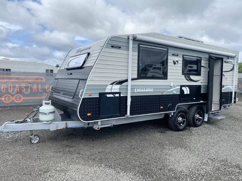 USED 2015 SUPREME EXECUTIVE