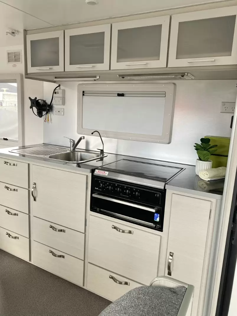USED 2015 SUPREME EXECUTIVE