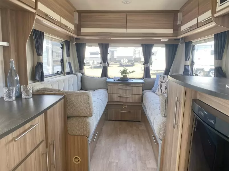 USED 2017 LUNAR QUASAR