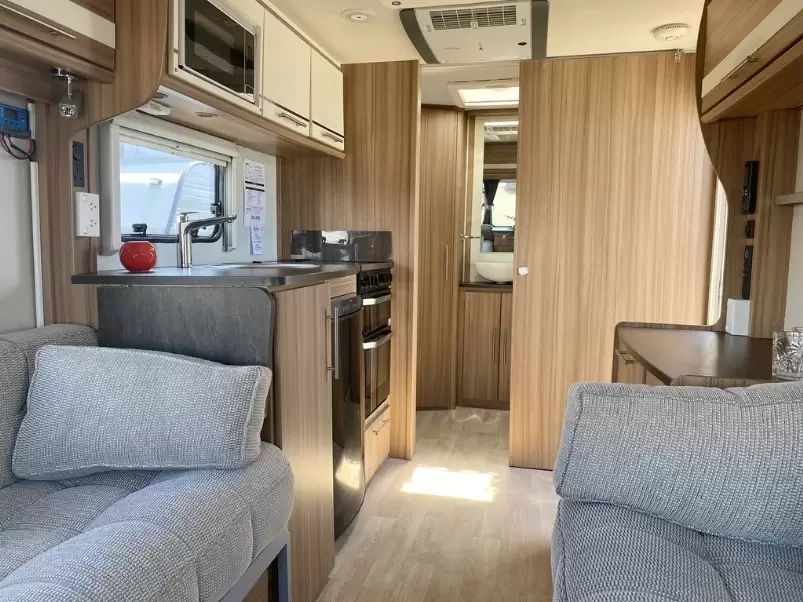 USED 2017 LUNAR QUASAR