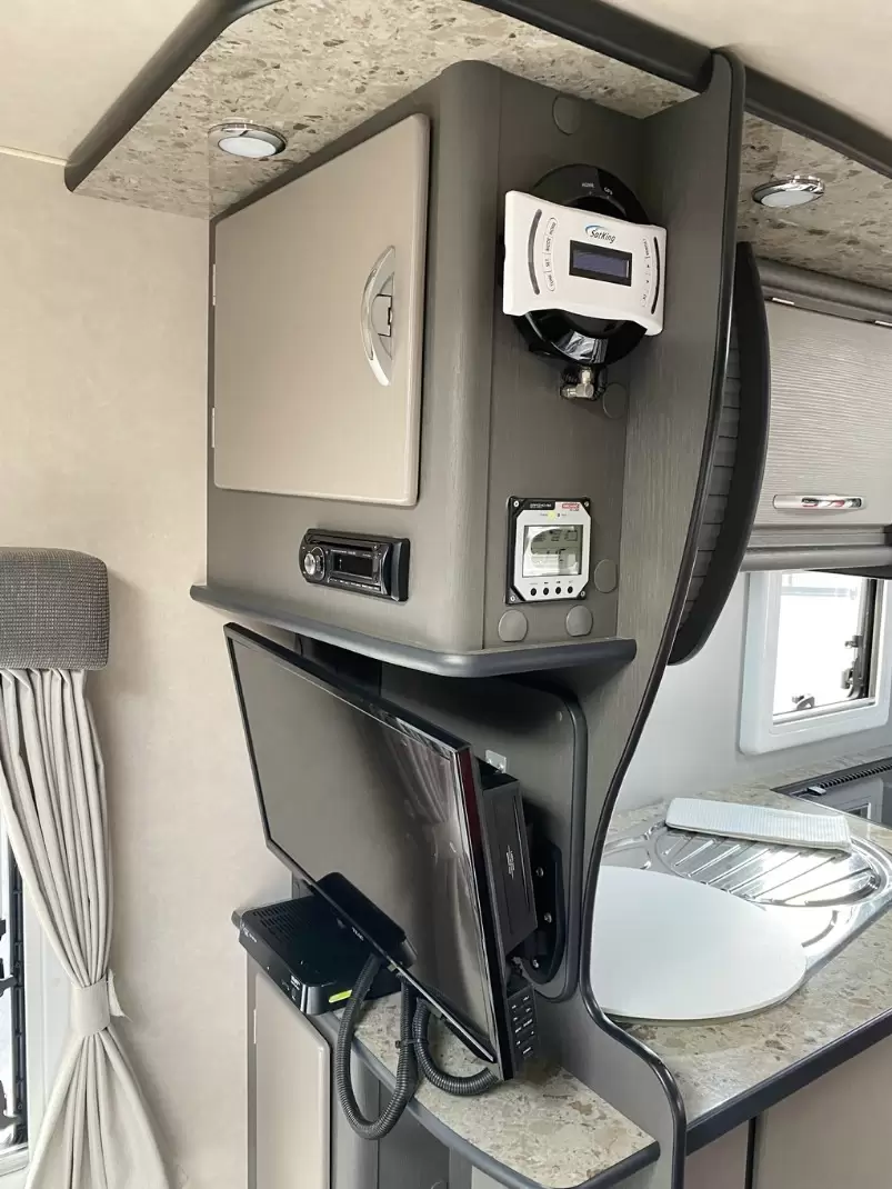 USED 2016 JURGENS TRAVADO 23ft