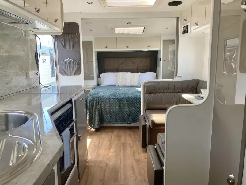 USED 2015 OPTION RV 22' DISTINCTION