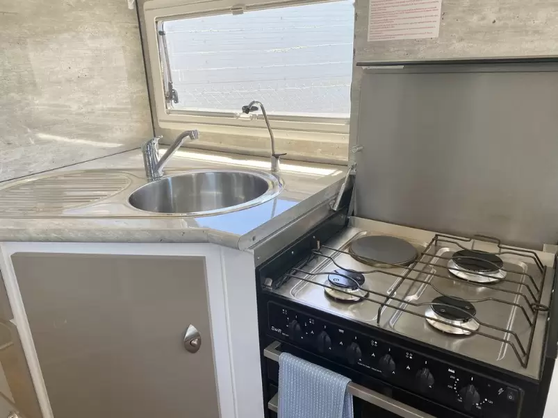 USED 2015 OPTION RV 22' DISTINCTION