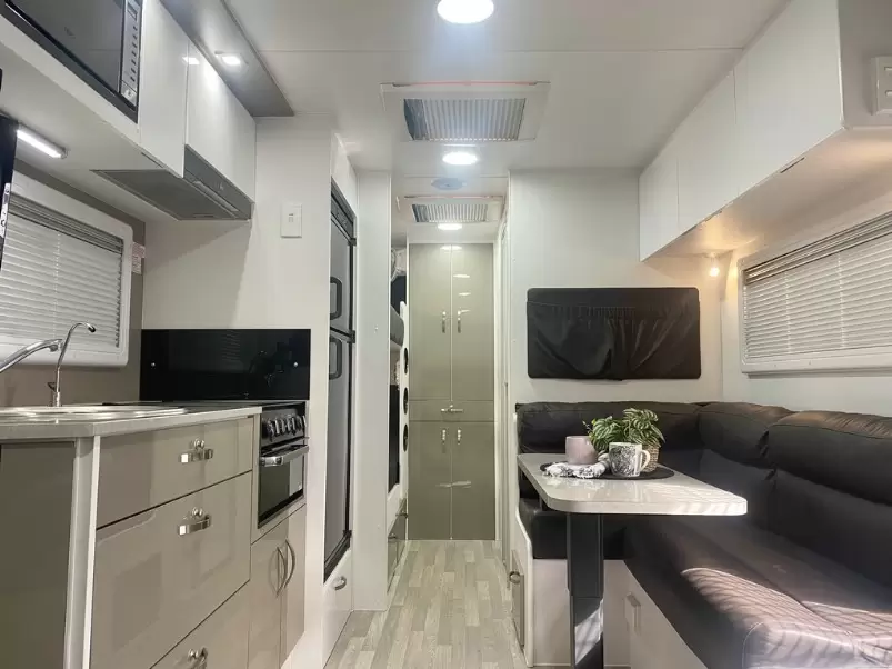 USED 2019 NOVA FAMILY ESCAPE
