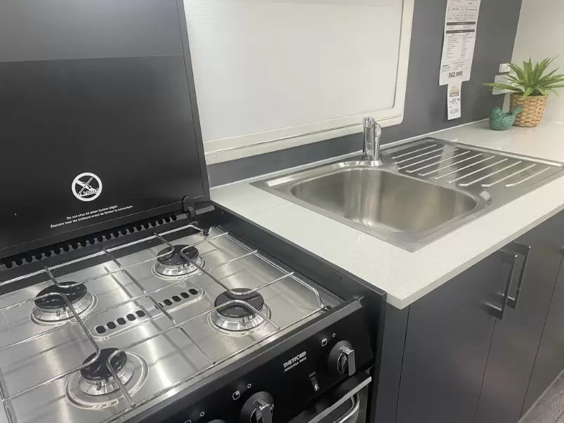 USED 2019 NEW AGE MANTA RAY 19E