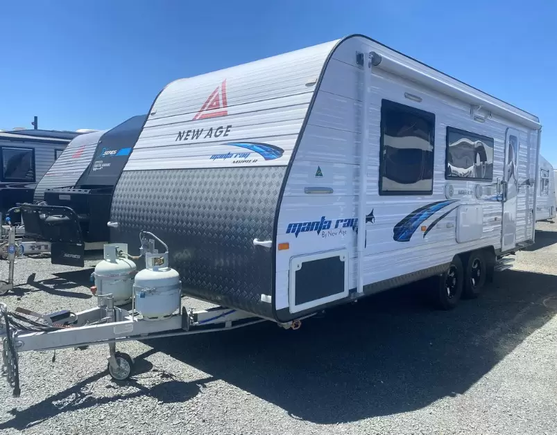 USED 2019 NEW AGE MANTA RAY 19E