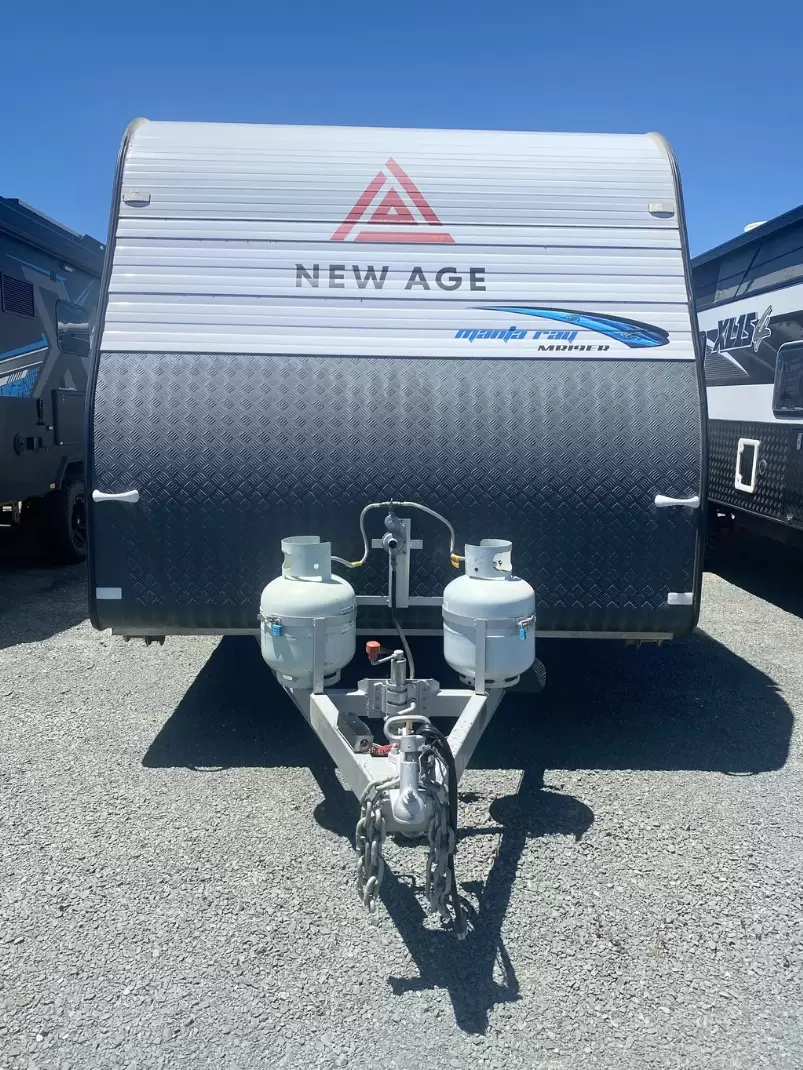 USED 2019 NEW AGE MANTA RAY 19E