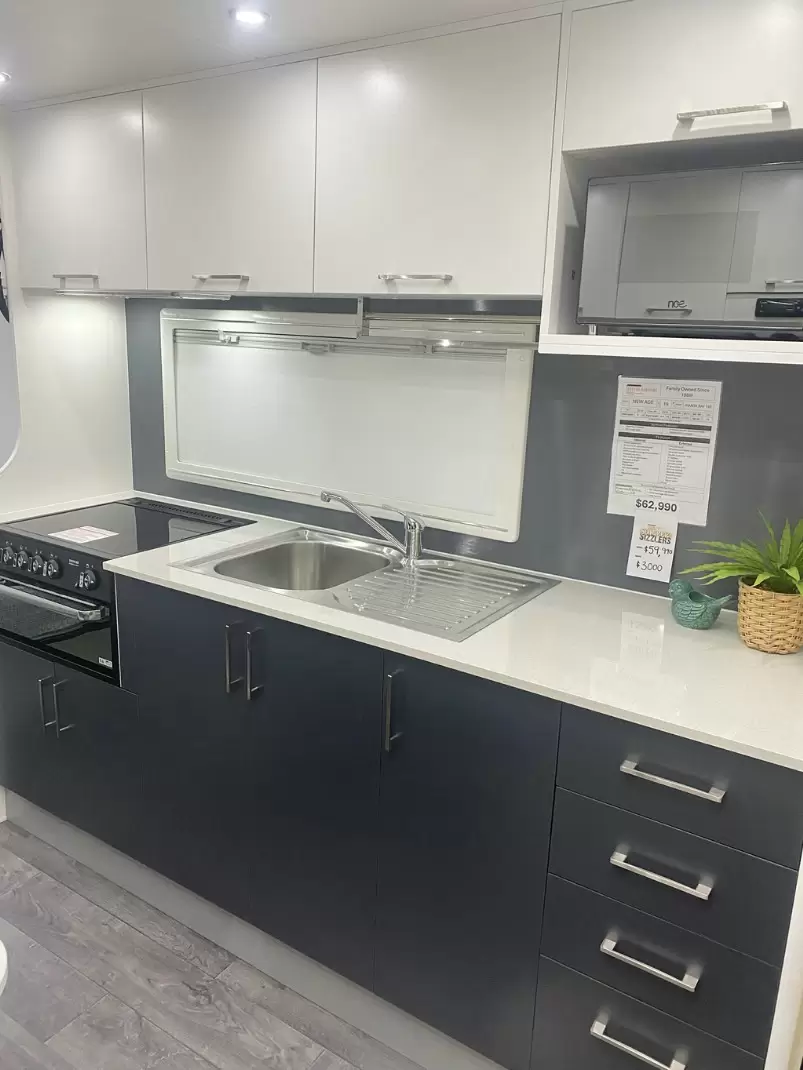 USED 2019 NEW AGE MANTA RAY 19E