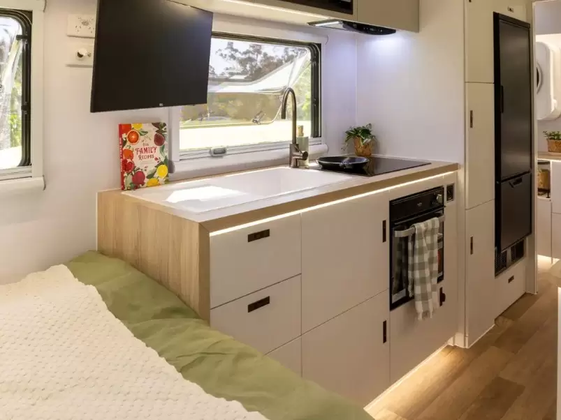 NEW 2025 GOLD CLASS CARAVANS LC 17C TOURING 2+1 BERTH
