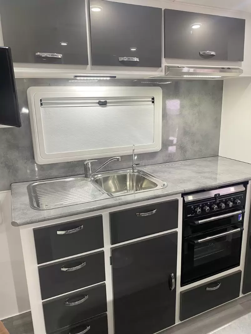 USED 2019 CONDOR 21' ULTIMATE FAMILY