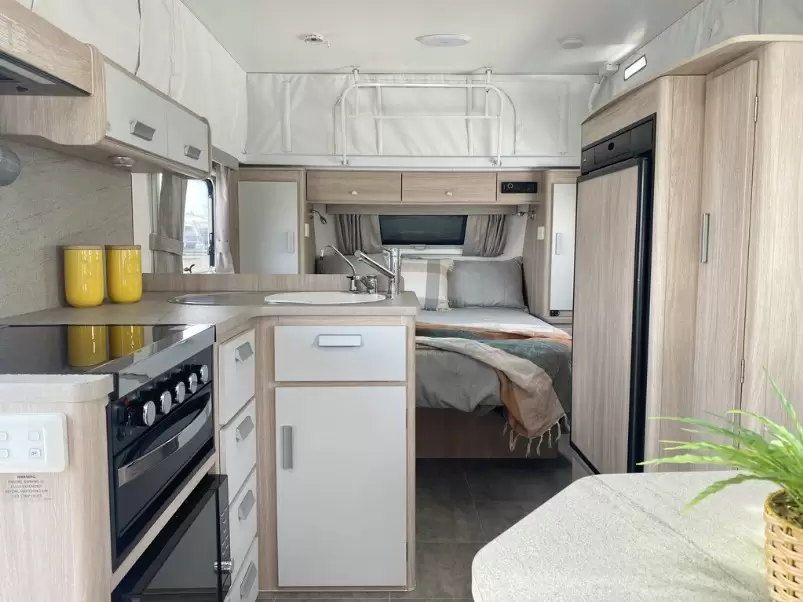 USED 2018 JAYCO 15.6' JOURNEY