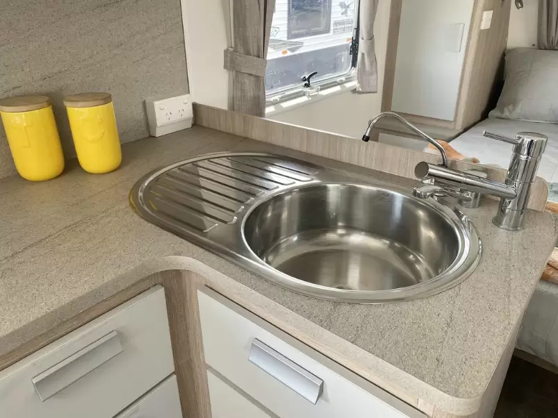 USED 2018 JAYCO 15.6' JOURNEY