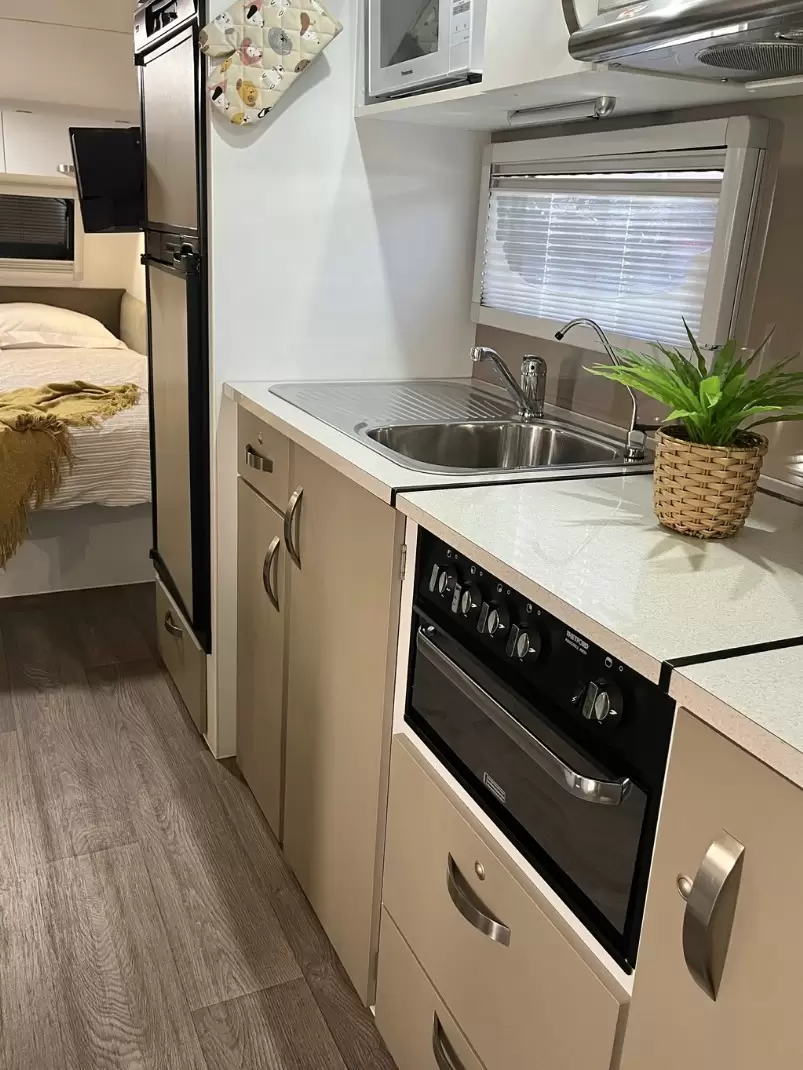 USED 2014 NOVA METROLINK