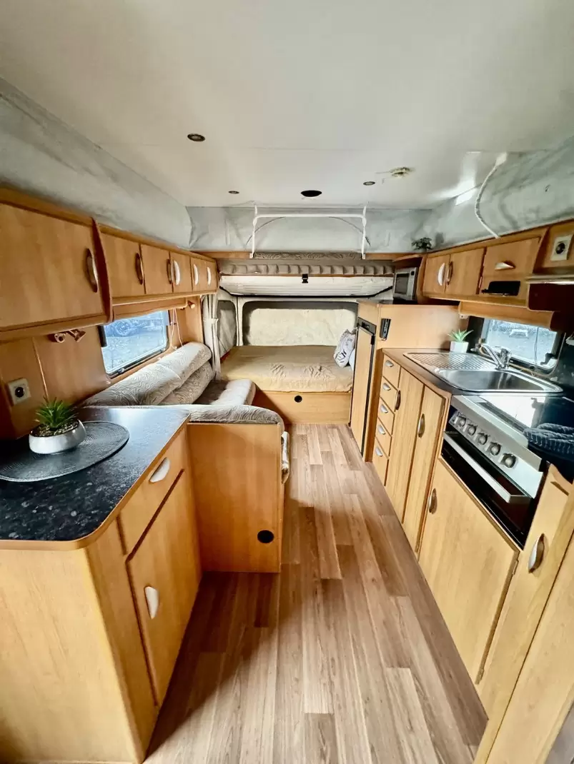 USED 2011 WINDSOR RAPID