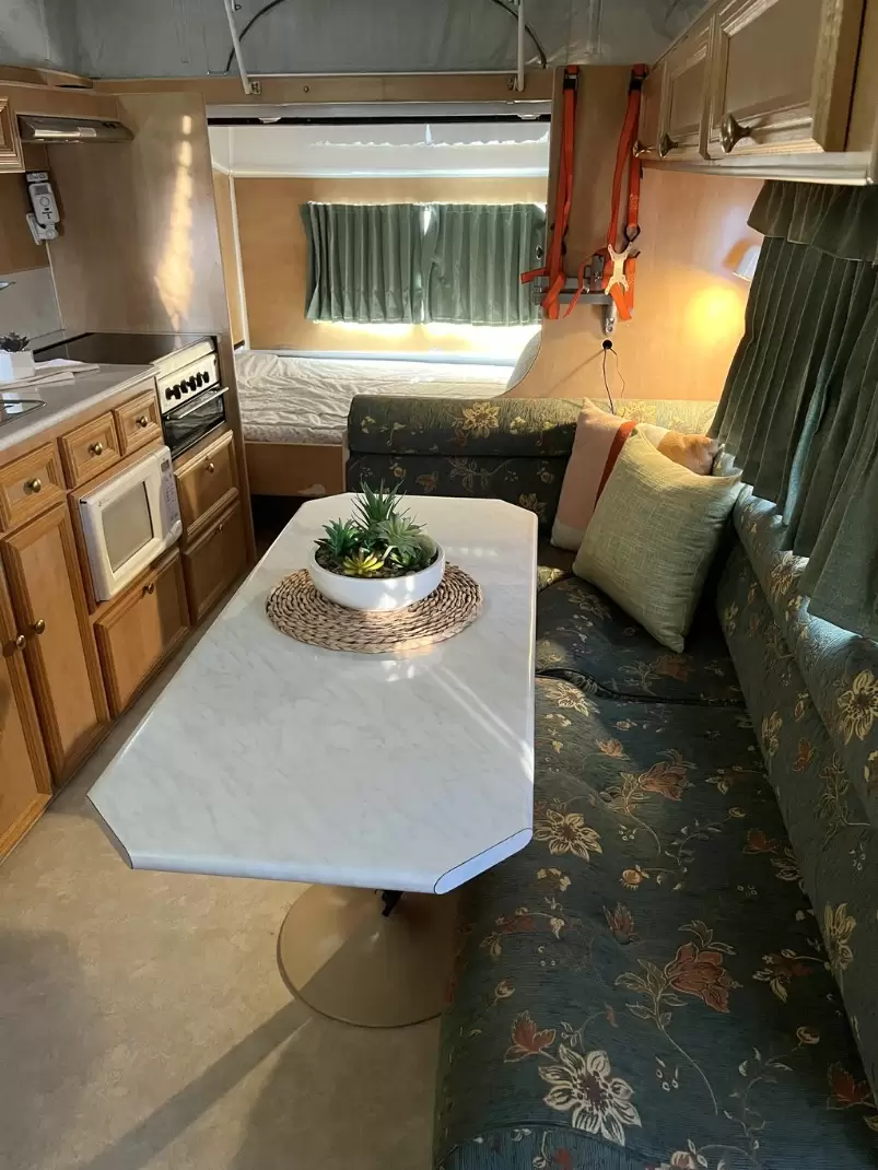 USED 2006 ROADSTAR 16' RETREAT