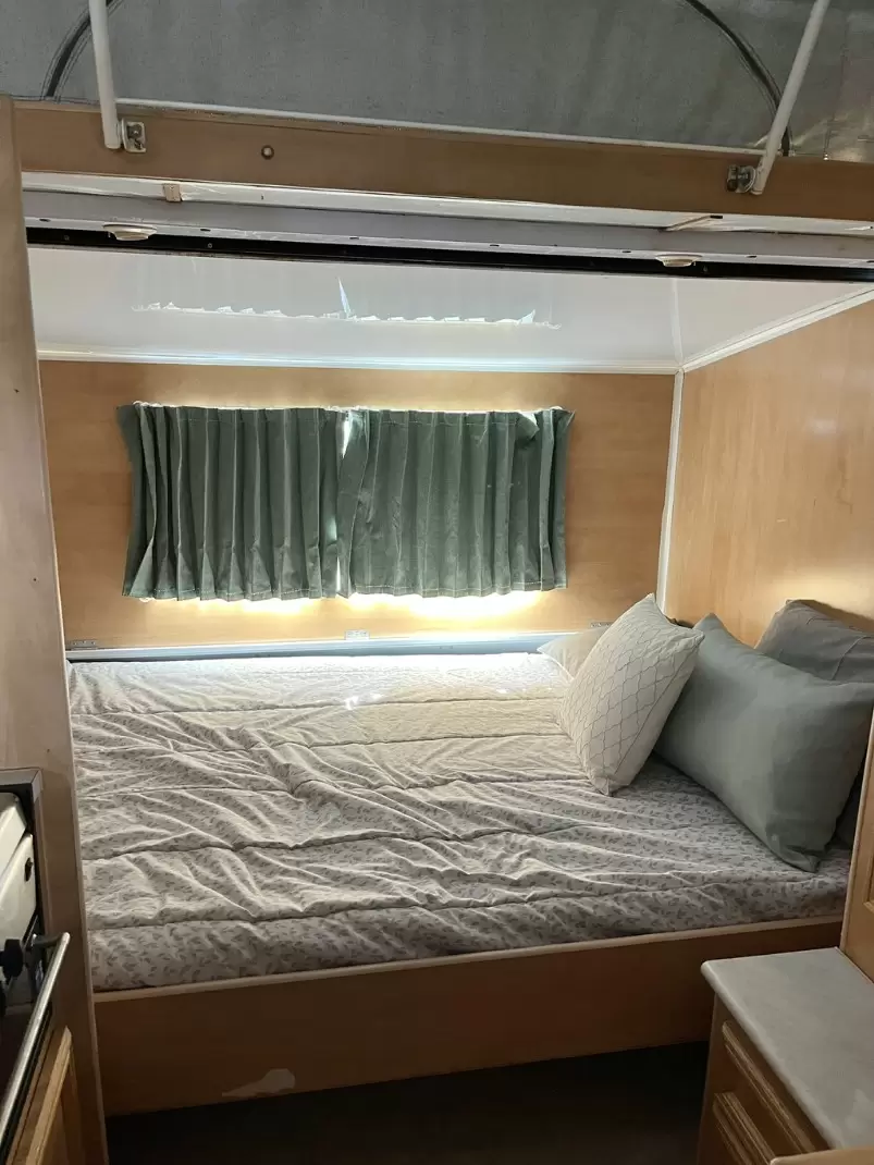 USED 2006 ROADSTAR 16' RETREAT