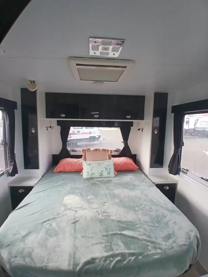 USED 2014 ROYAL FLAIR FAMILY FLAIR