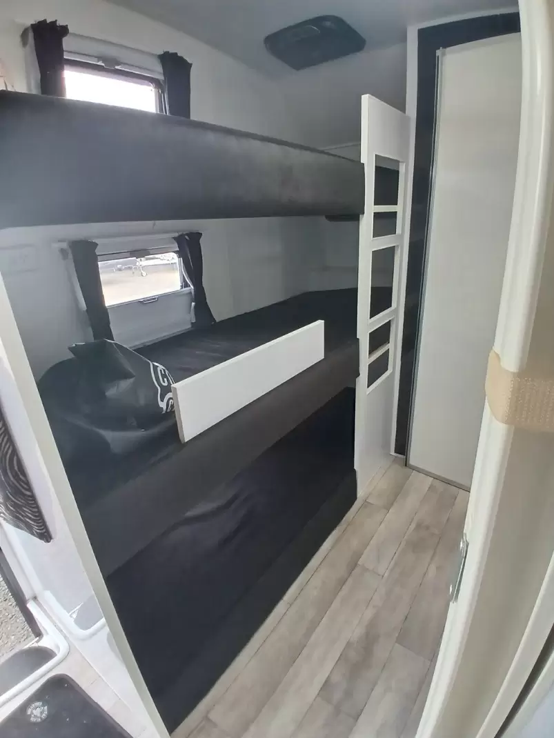 USED 2014 ROYAL FLAIR FAMILY FLAIR