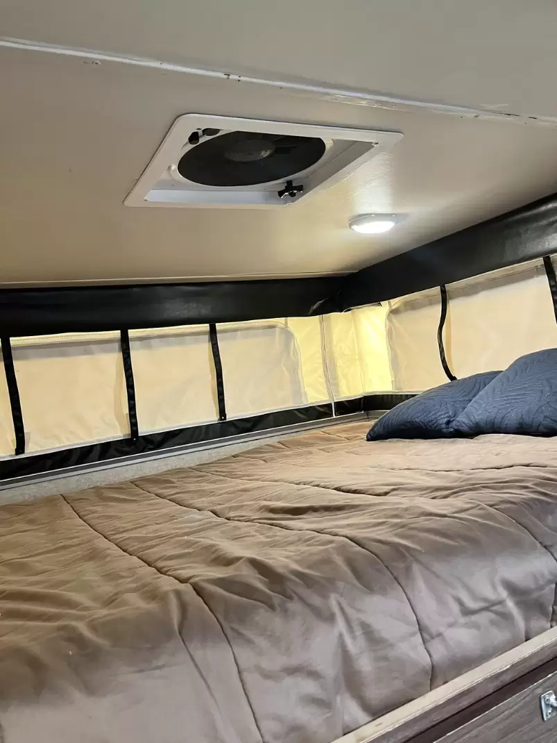USED 2016 PALOMINO SS-1251