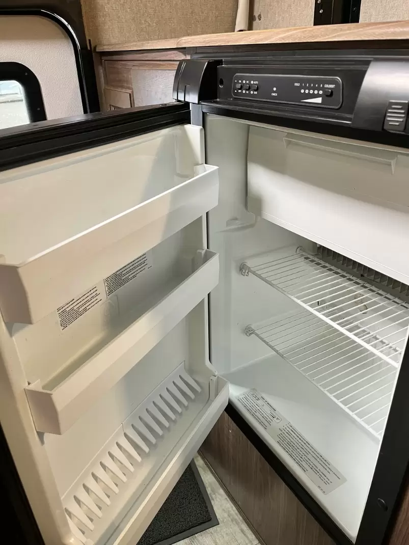 USED 2016 PALOMINO SS-1251