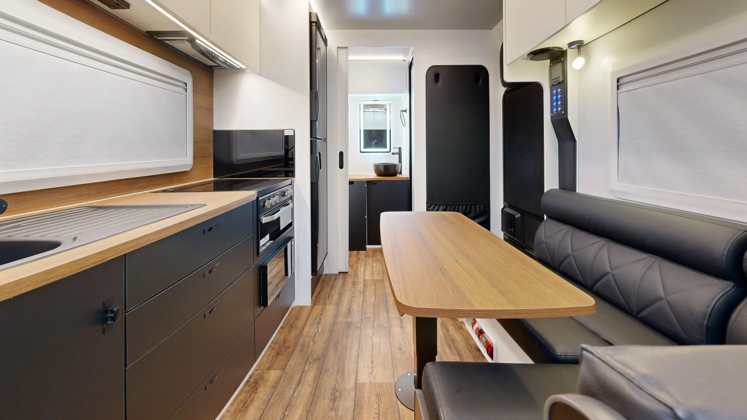 Storm 5.5 interior image 4