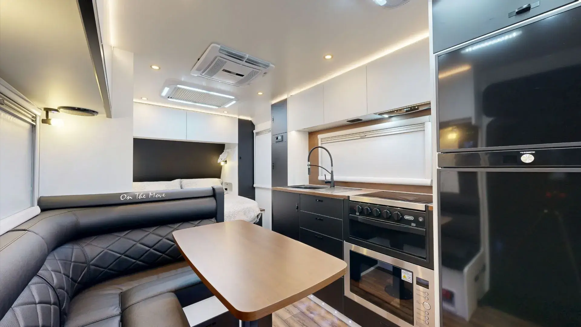 Adventure 5.5 Black Edition interior image 3