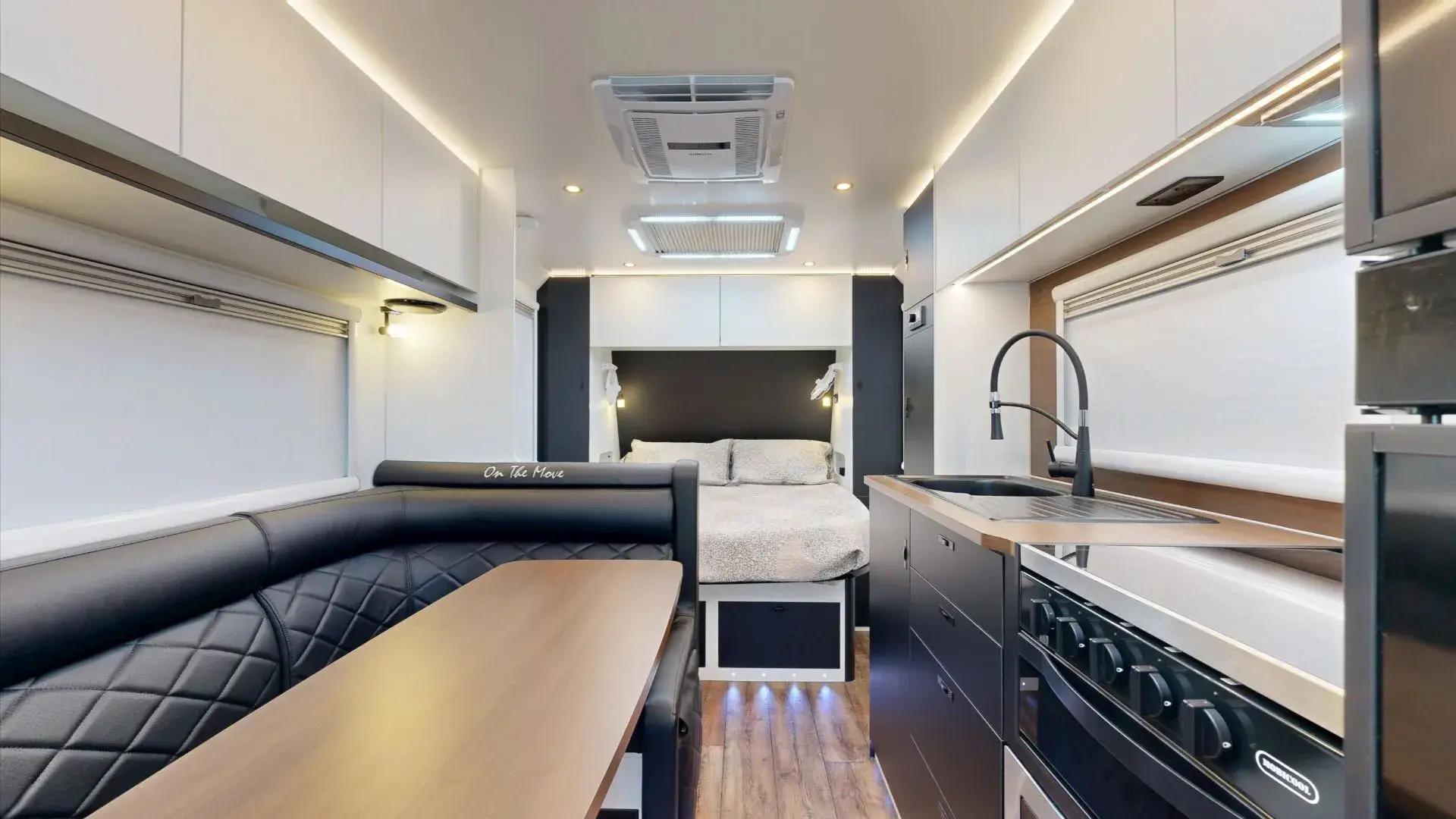Adventure 5.5 Black Edition interior image 2