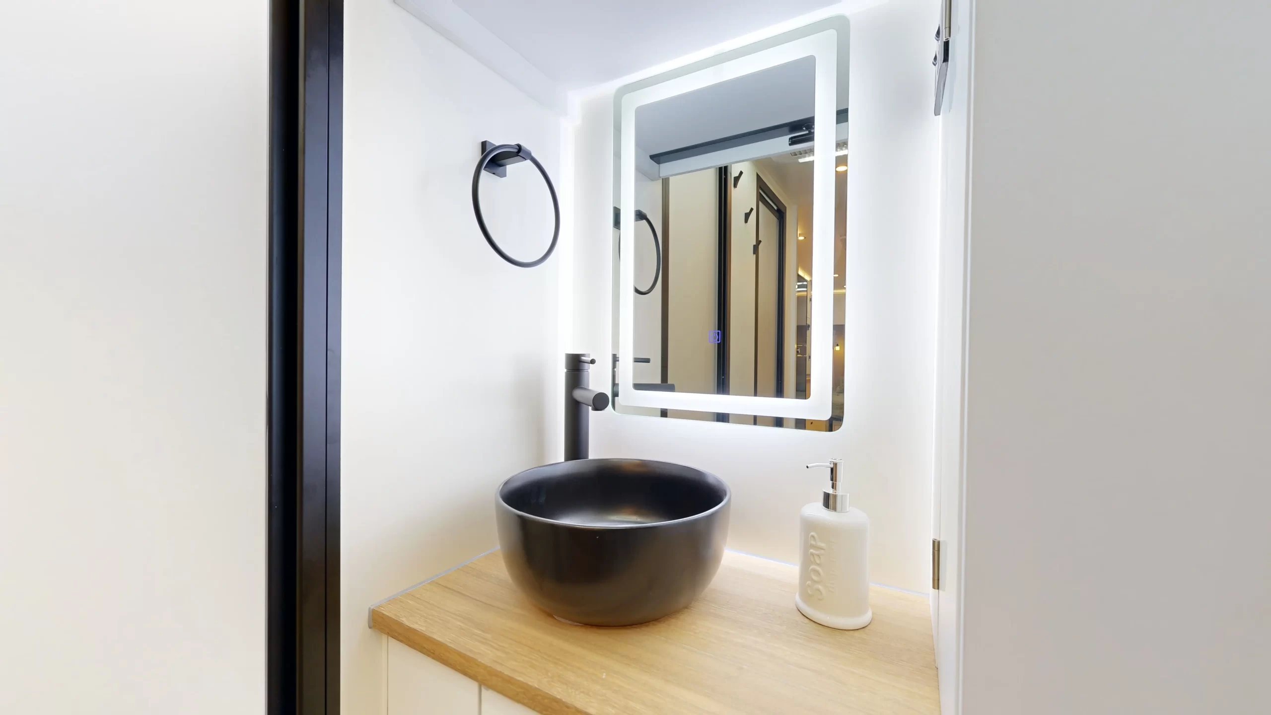 Adventure 6.9 F Black Edition