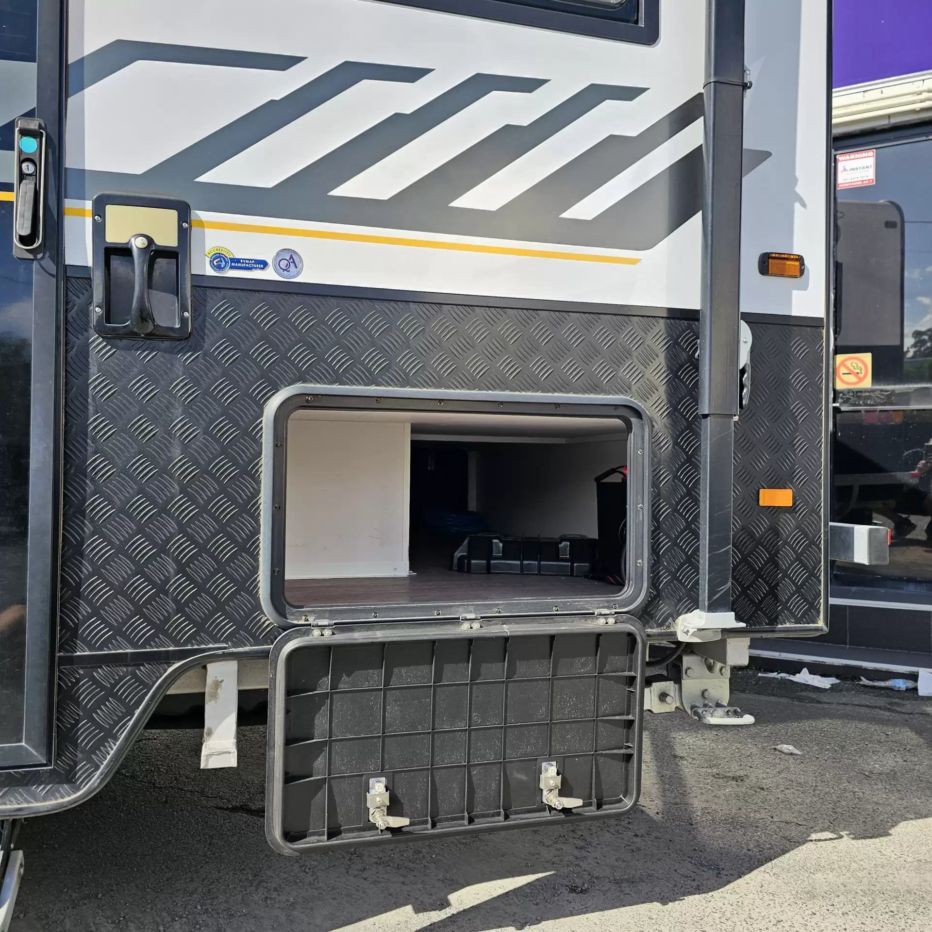 Exterior Slider Image