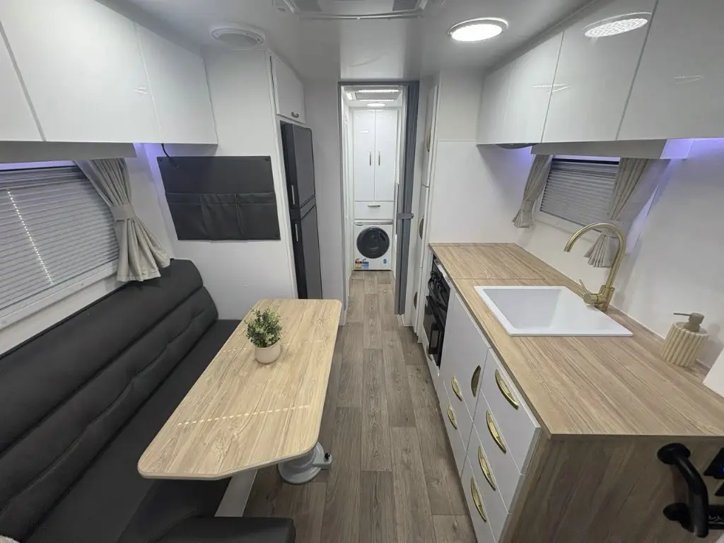 Caravan Gallery Image 3