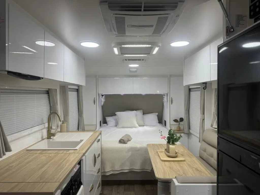 Caravan Gallery Image 2