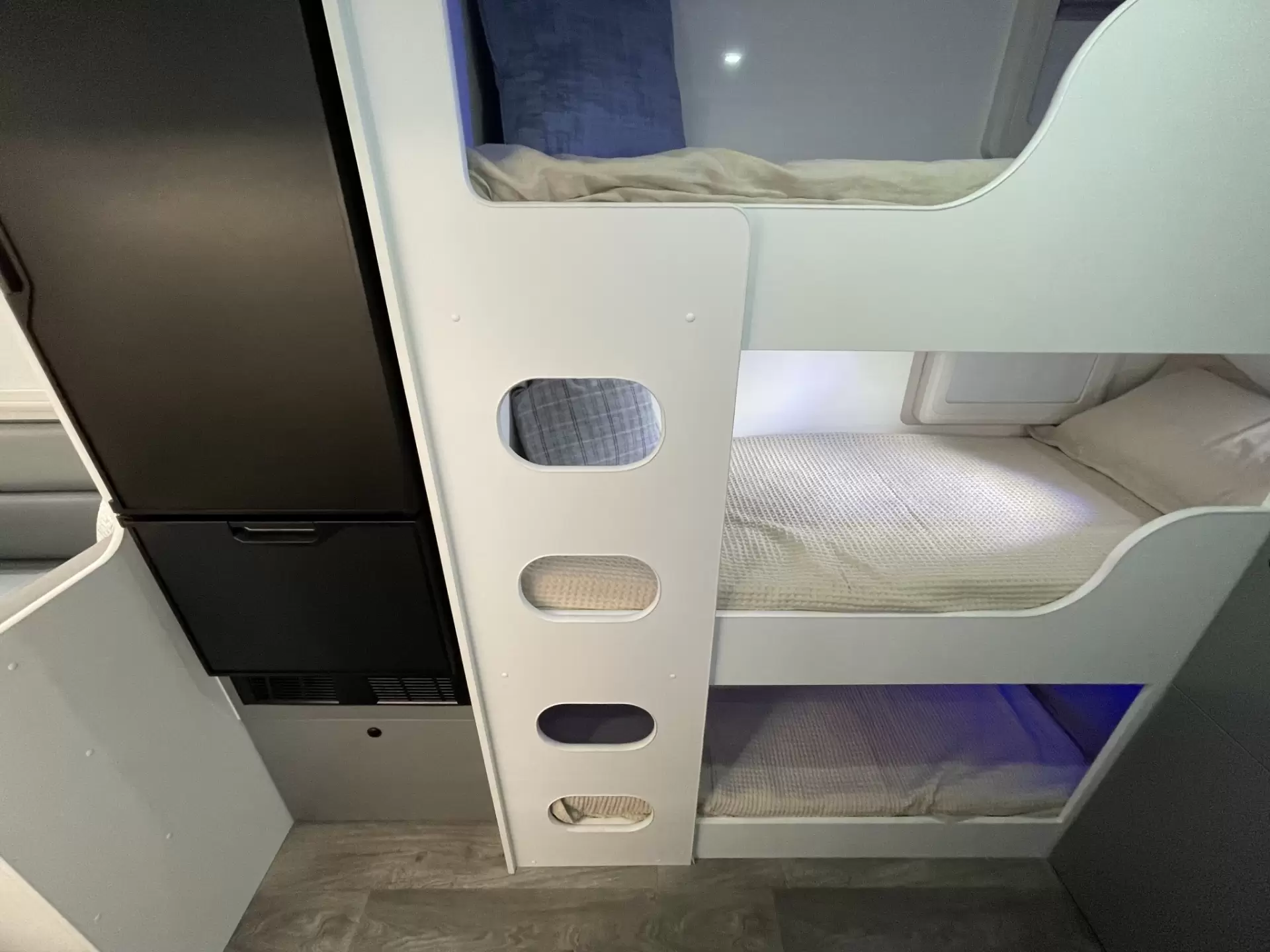 2026 Dreamhaven SuperX 21 Series Family 3 Bunk Image