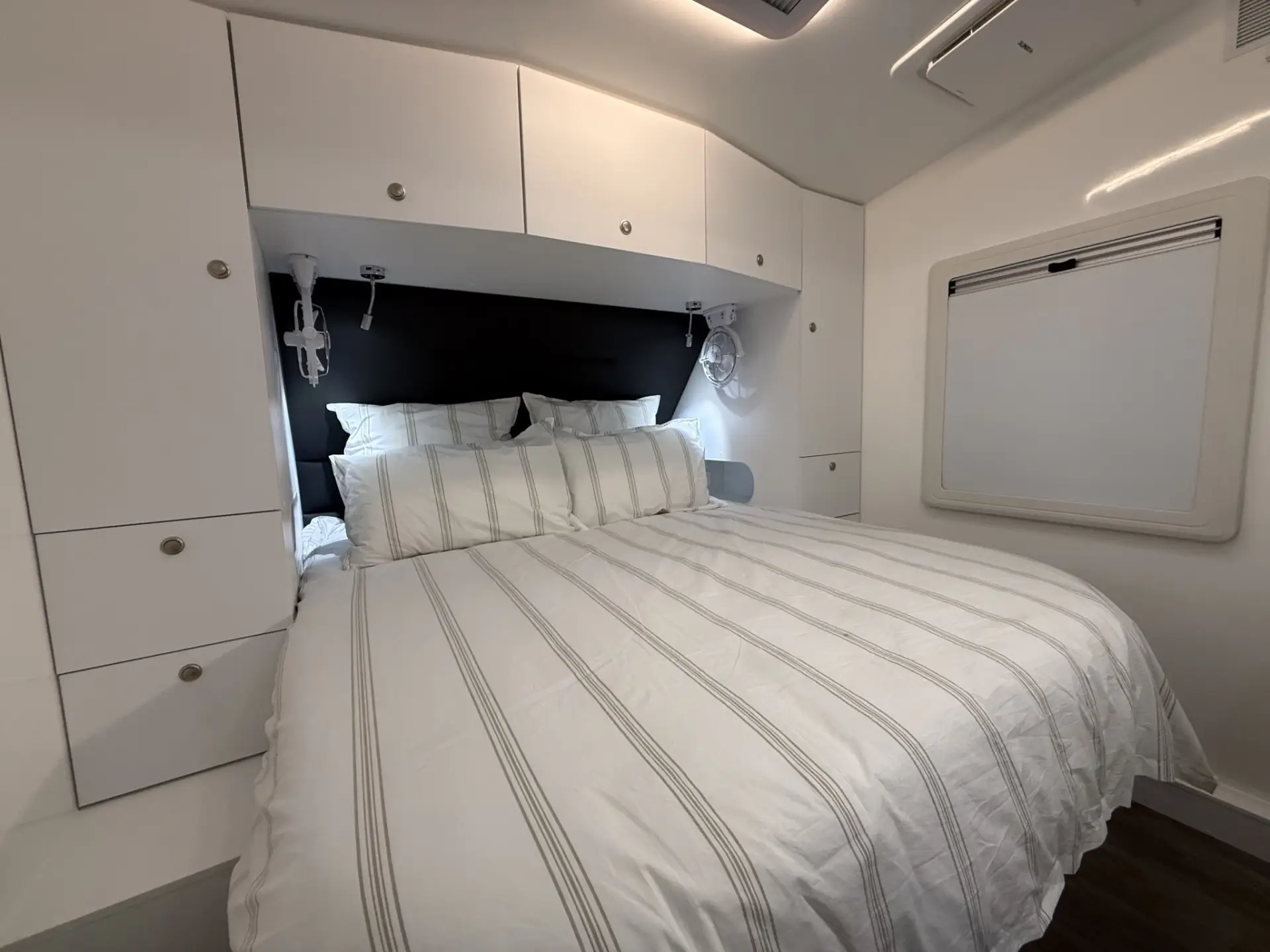 2026 Dreamhaven SuperX 19 Series Image