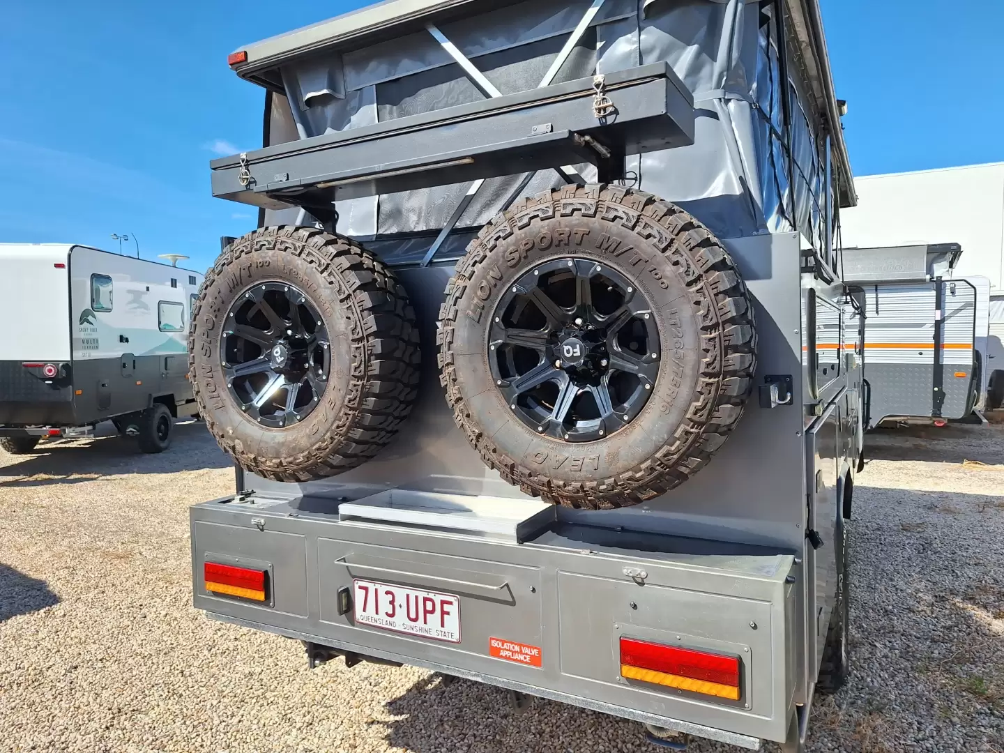 SAHARA SUV - NAVIGATOR