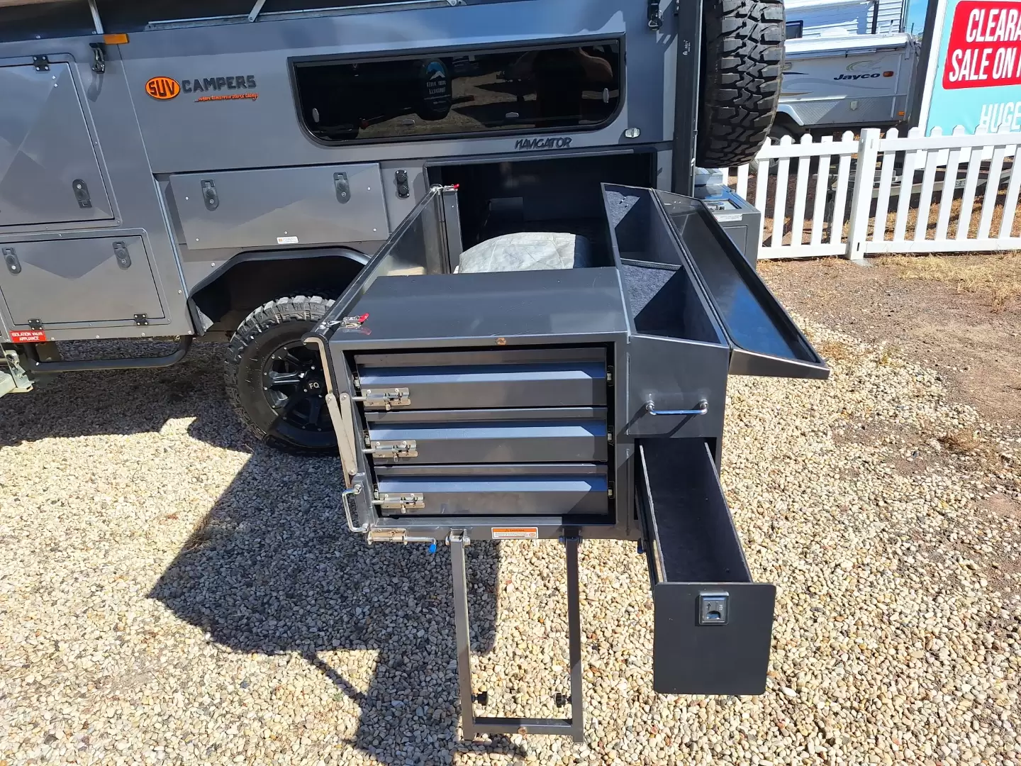SAHARA SUV - NAVIGATOR