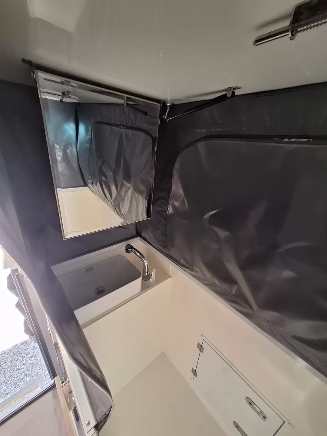SAHARA SUV - NAVIGATOR