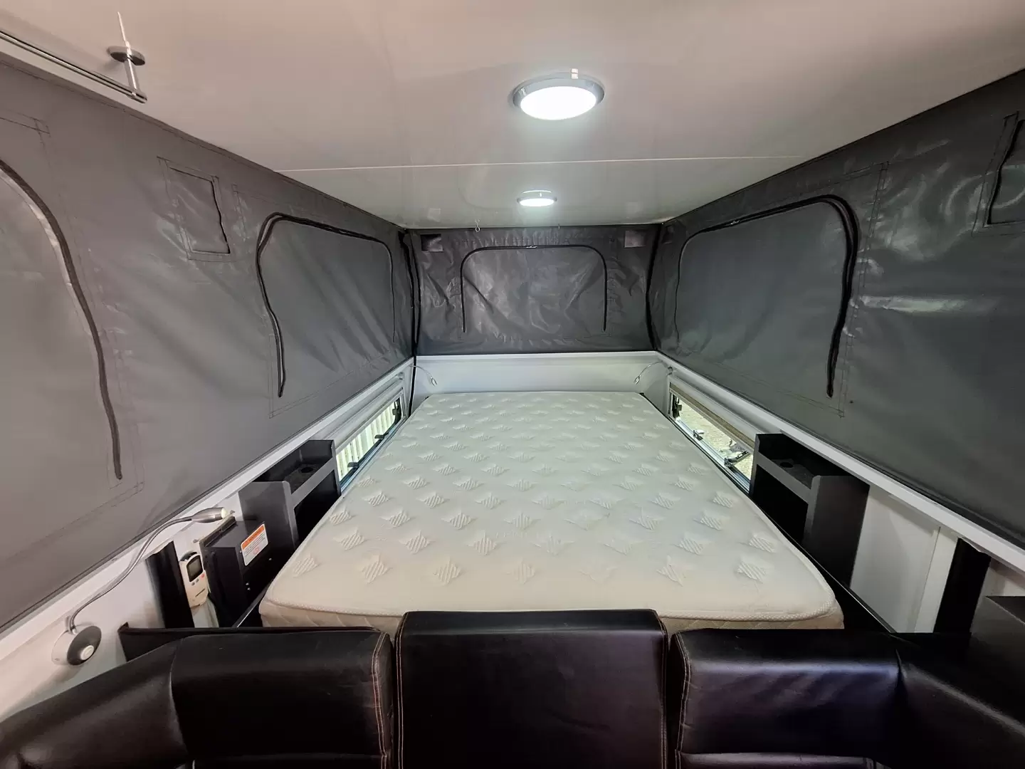 SAHARA SUV - NAVIGATOR