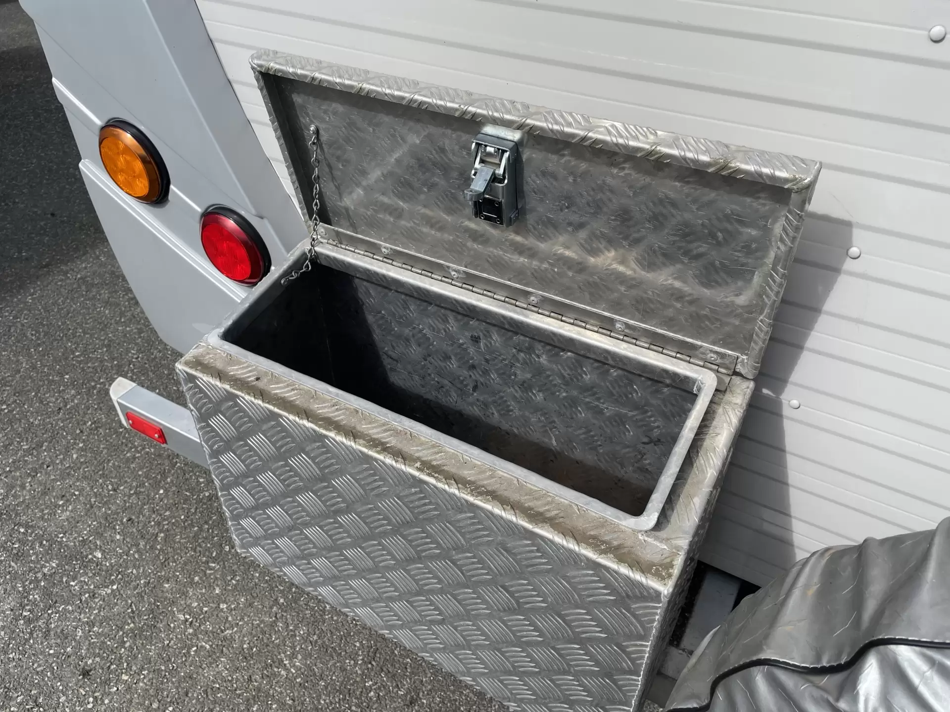 Atlas 522 Single Beds