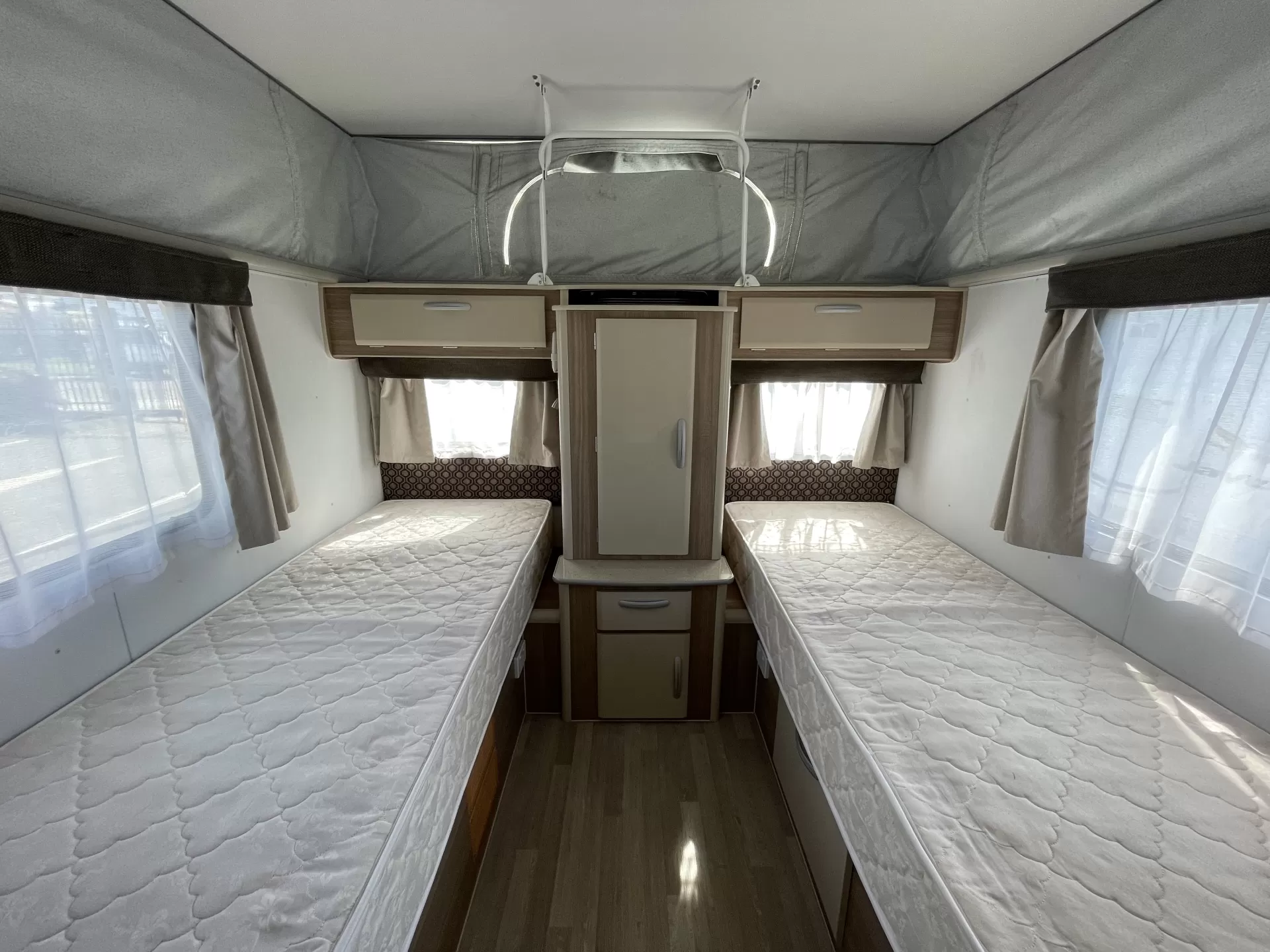 Atlas 522 Single Beds