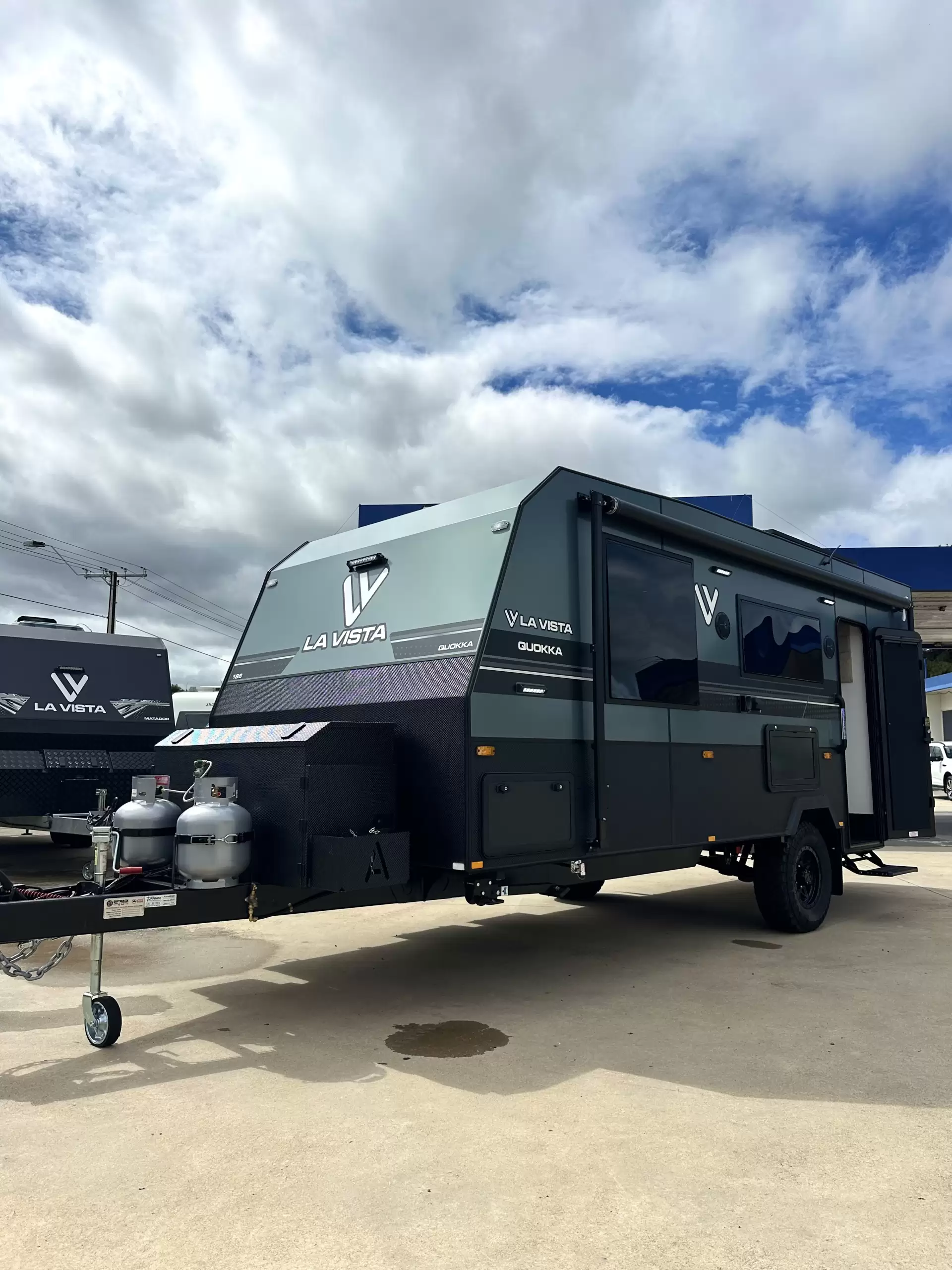 Caravan exterior view 2
