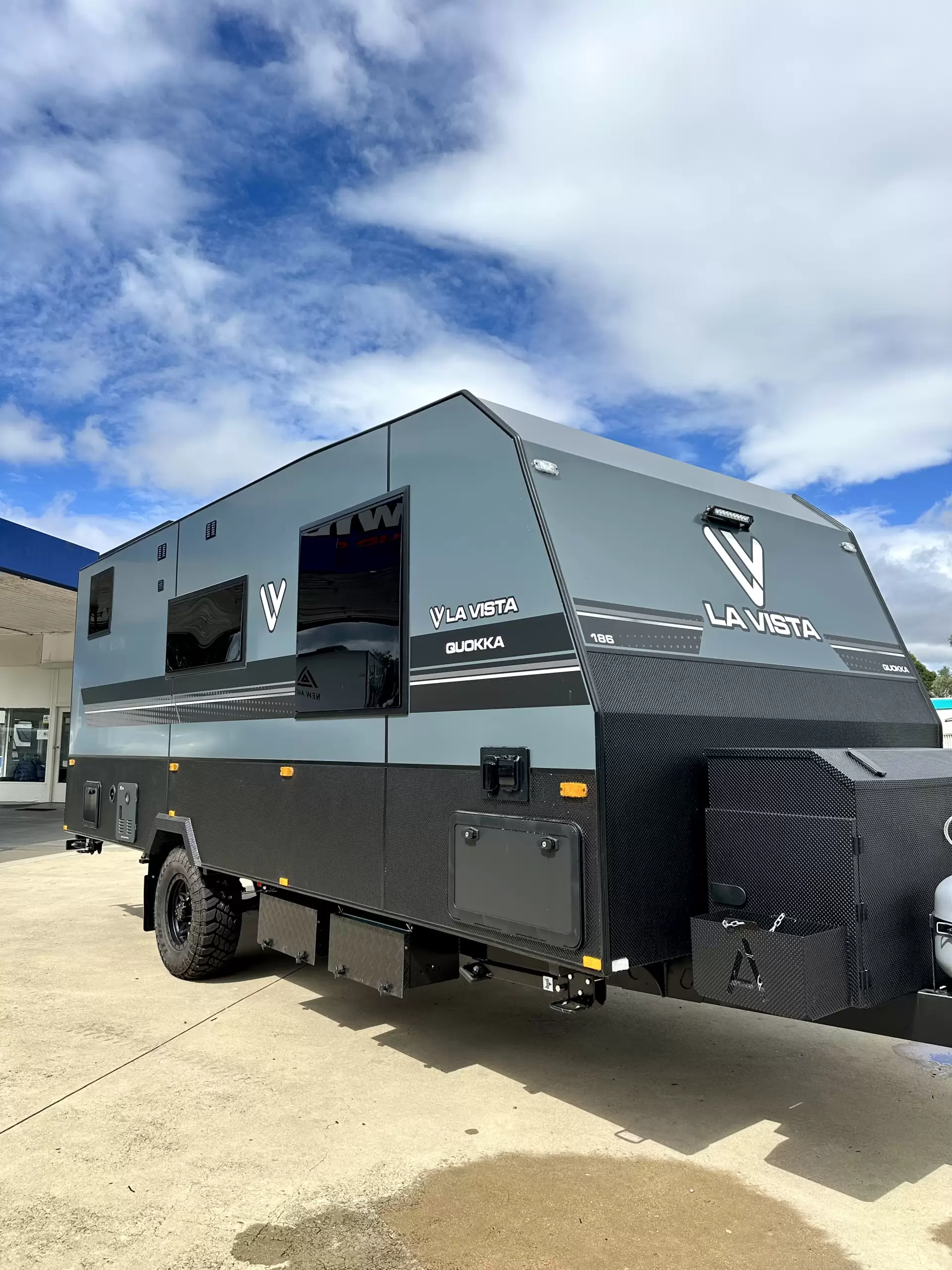 Caravan exterior view 1