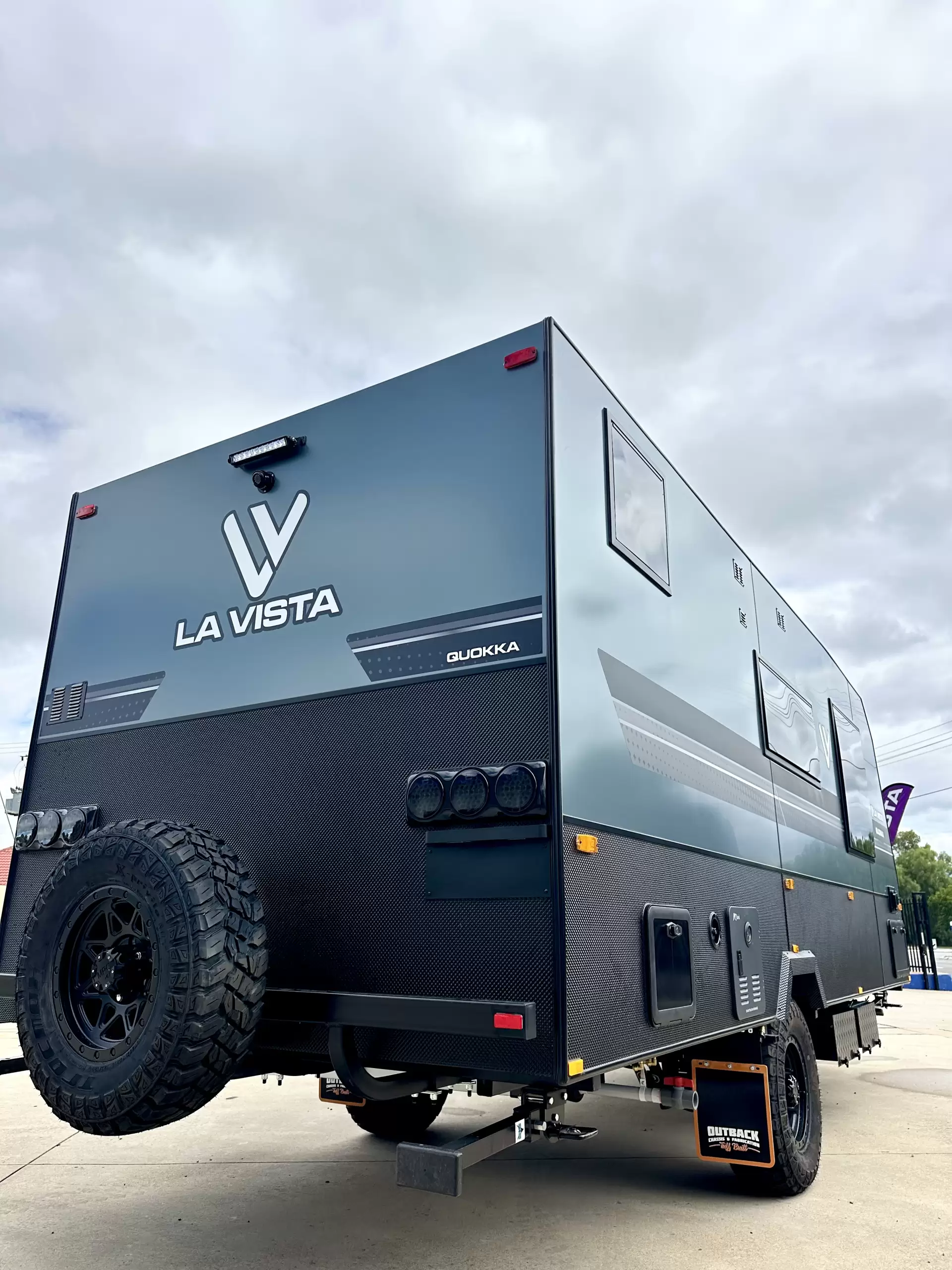 Caravan exterior view 4