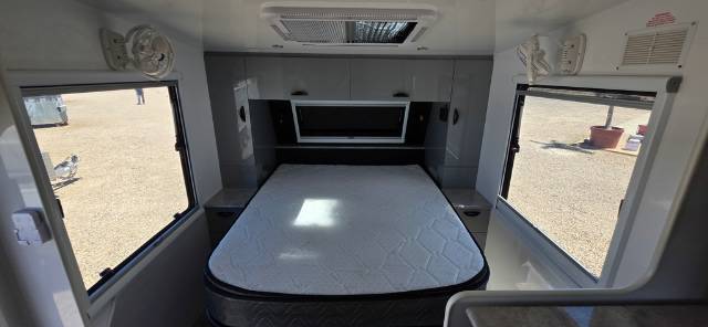 USED 2023 REGENT CRUSIER RCC216 OFF ROAD CARAVAN 2 AXLE