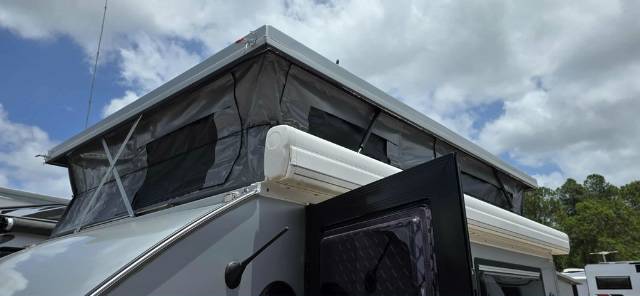 USED 2020 FANTASY CARAVAN F3S SERIES POP TOP 1 AXLE