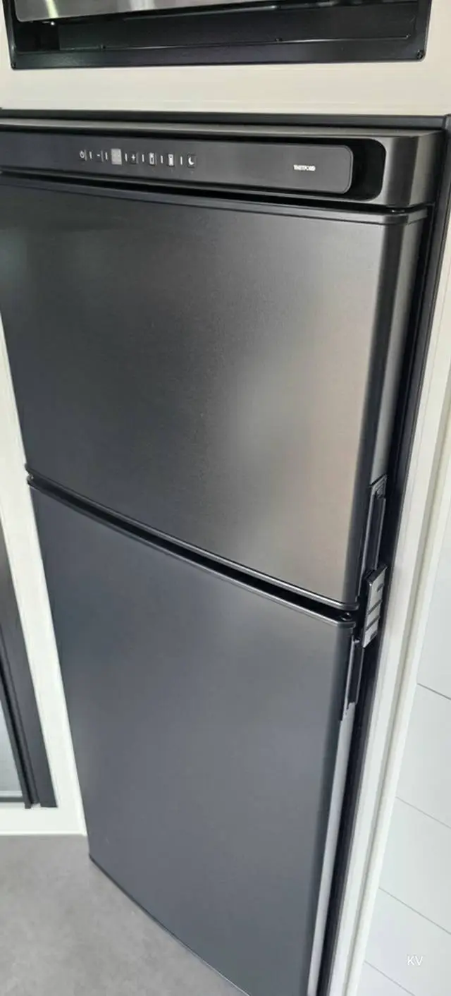 USED 2025 ROYAL FLAIR AUSSIE MATE 18