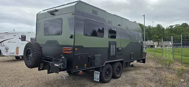 USED 2025 ROYAL FLAIR AUSSIE MATE 18