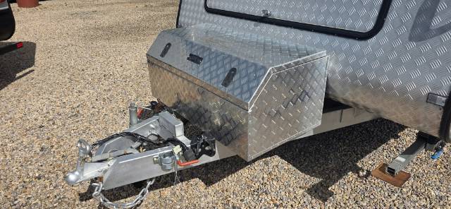 USED 2011 RETREAT MAGNETIC CARAVAN 2 AXLE