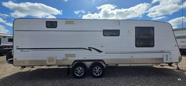 USED 2011 RETREAT MAGNETIC CARAVAN 2 AXLE