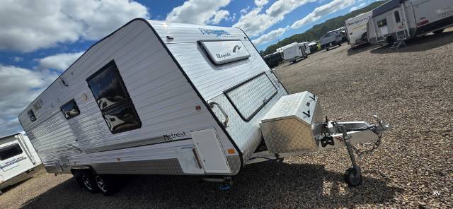 USED 2011 RETREAT MAGNETIC CARAVAN 2 AXLE