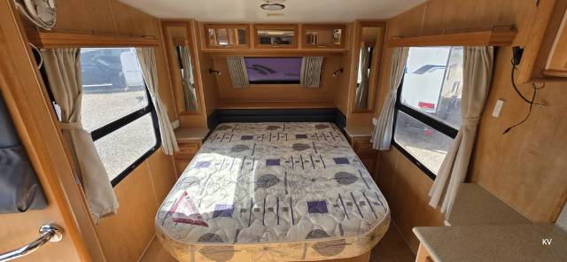 USED 2011 RETREAT MAGNETIC CARAVAN 2 AXLE